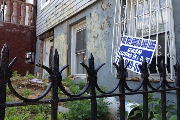 Residents on Gates Avenue between Evergreen and Central Avenues in Bushwick say this vacant house is a frequent location of crime. The 83rd Precinct is encouraging residents of the block and 33 others in Bushwick to form block associations in an effort to stop crime collaboratively.