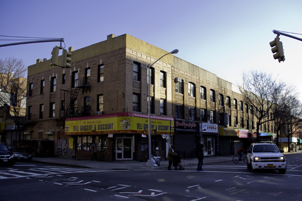 495 DeKalb Avenue, ordered vacated in 1989, is reoccupied. Its Bed-Stuy neighborhood is seeing some signs of gentrification.